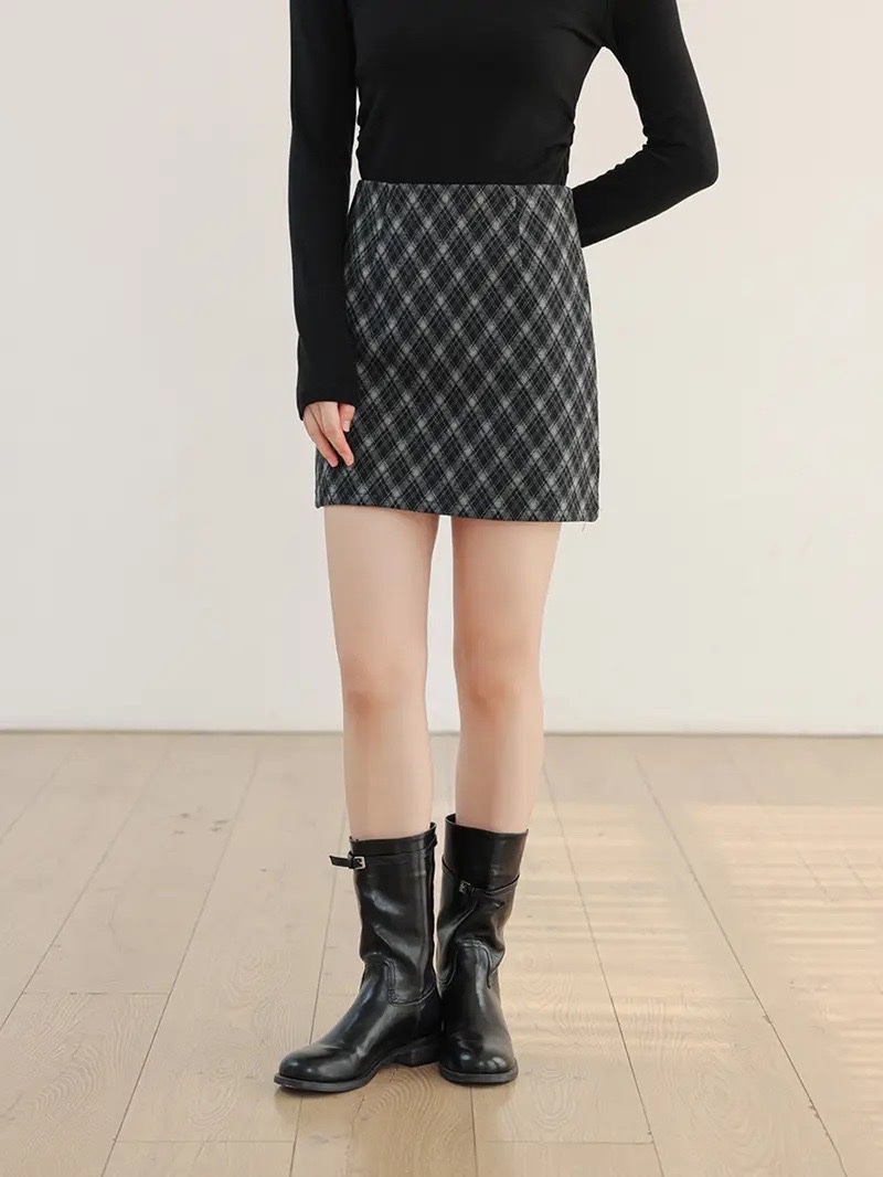 Jupe droite à carreaux H&M Taille 38 – Style Preppy / Dark Academia 🖤