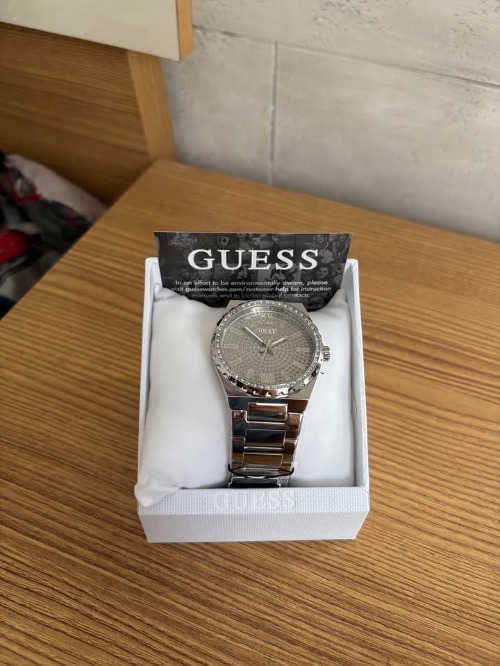Montre Guess Silver pour femme/homme, jamais portée 42mm