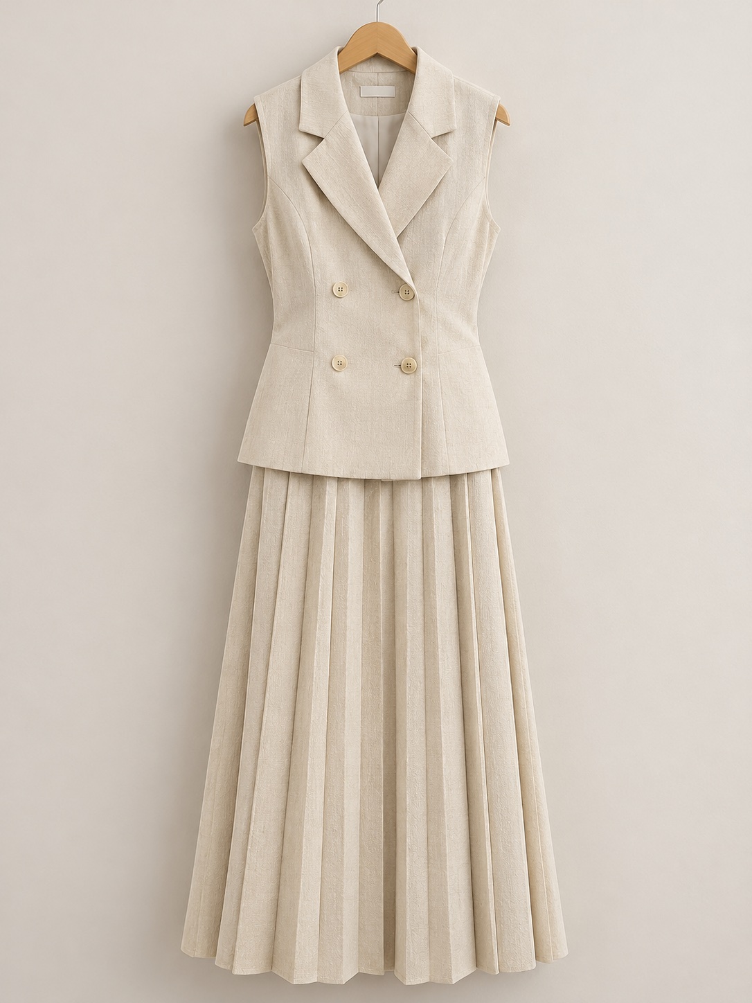 Ensemble femme beige – Jupe plissée et gilet