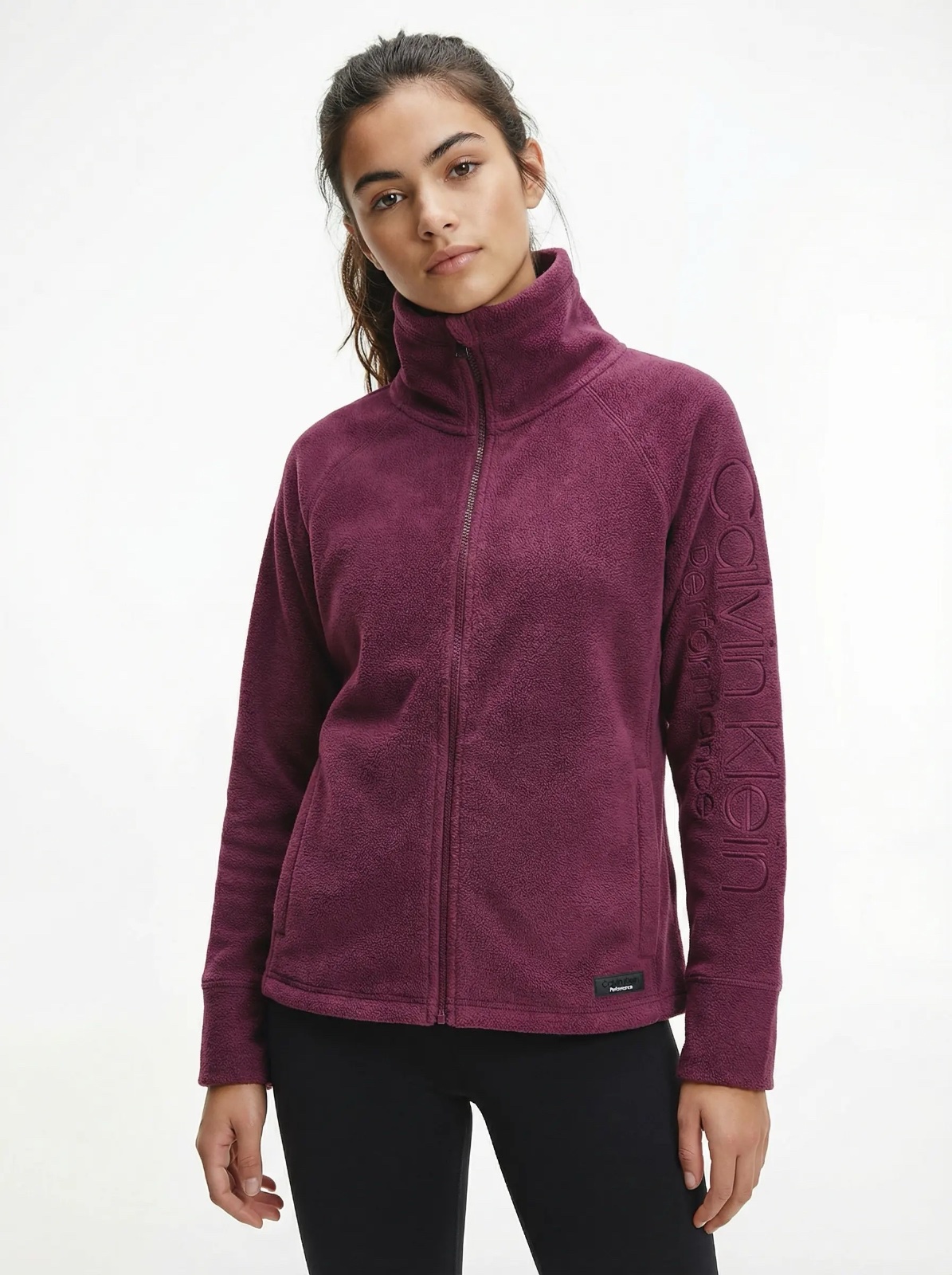 Originale Veste Calvin Klein , taille M , polaire chaude et confortable , idéale pour sport , sorties et quotidien  , photo prise avant préparation de vente 