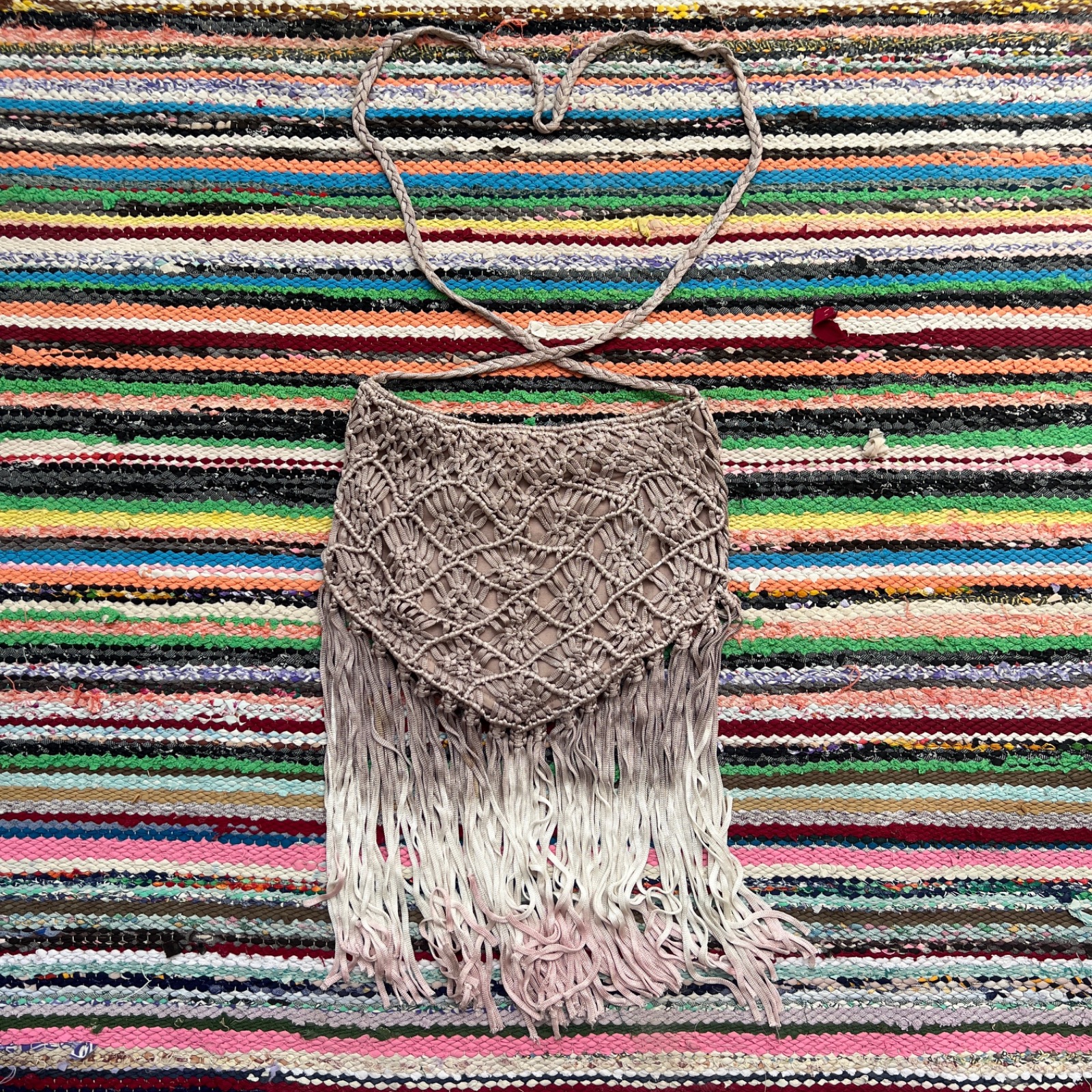Sublime sac en marcramé à franges 