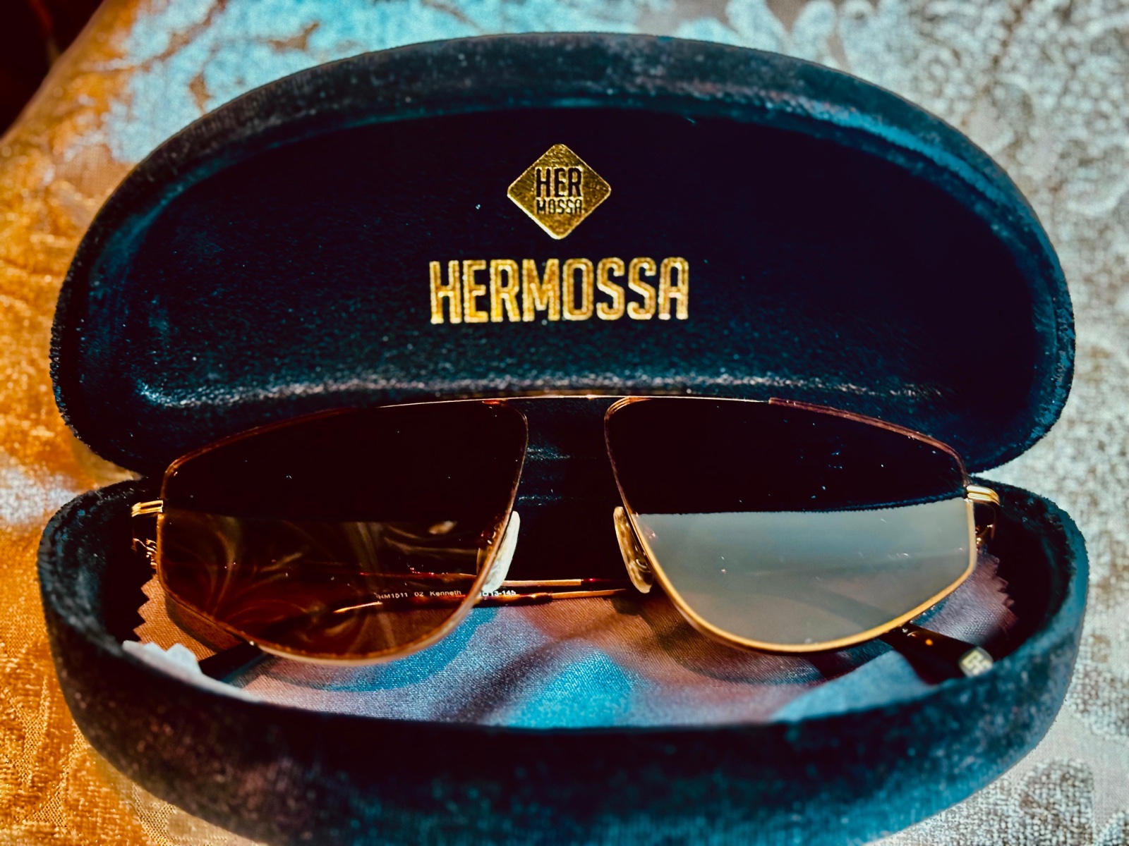 Hermossa Aviator Sunglasses (Gold Frame)