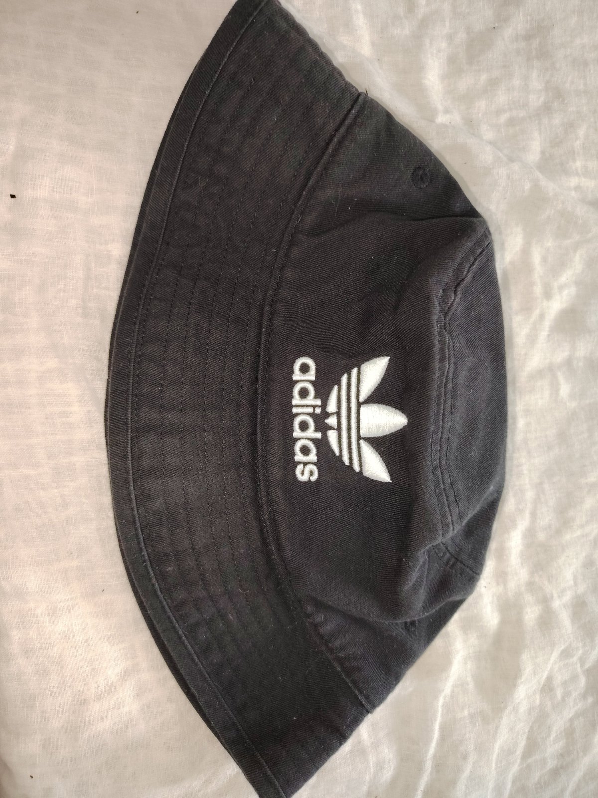 Bob chapeau Adidas taille standard 