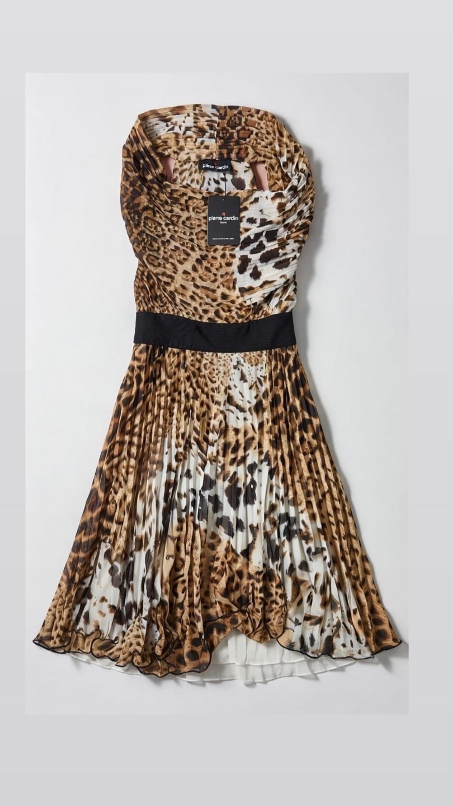 Pierre Cardin dress Taille S/M Neuve - jamais portée Bought from Dubai • DM for price.