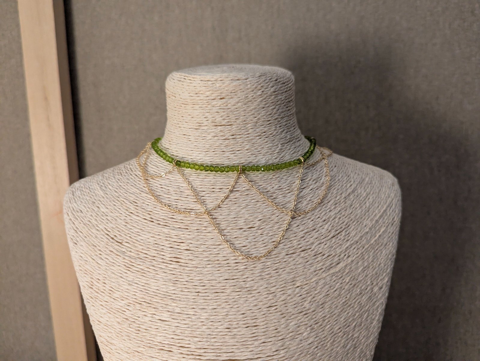 Collier fantaisie vert et doré