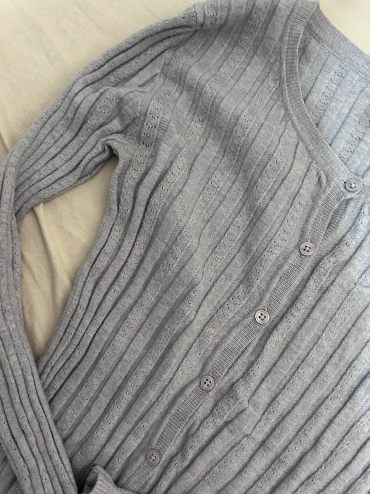Cardigan manches speciales