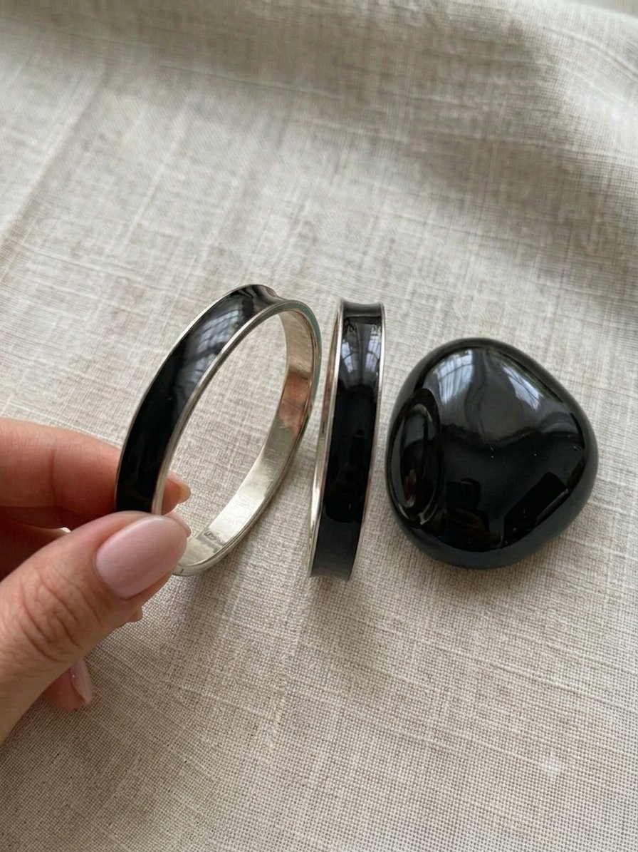 Les bracelets ébénes 