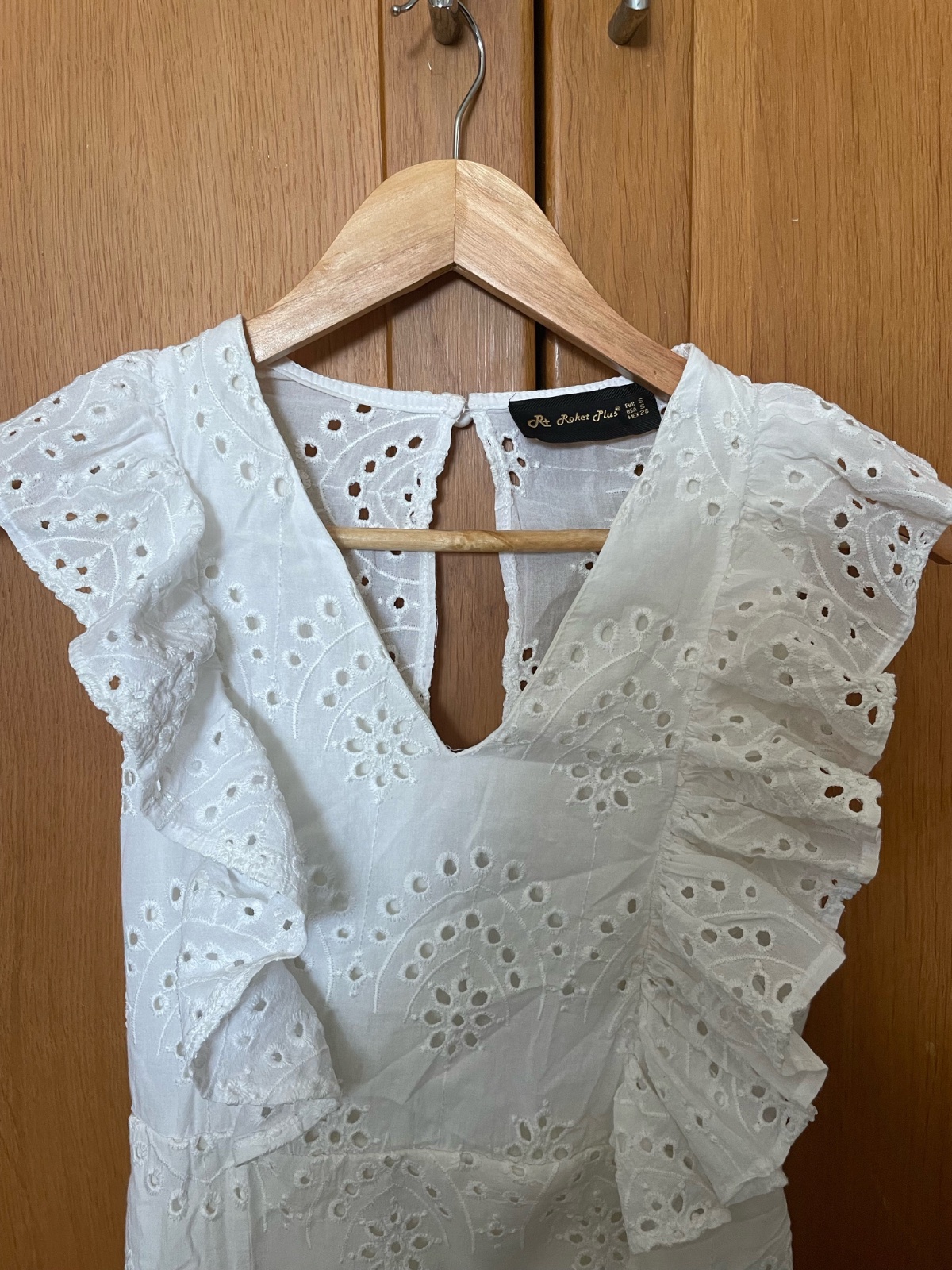 Robe blanche brodée 