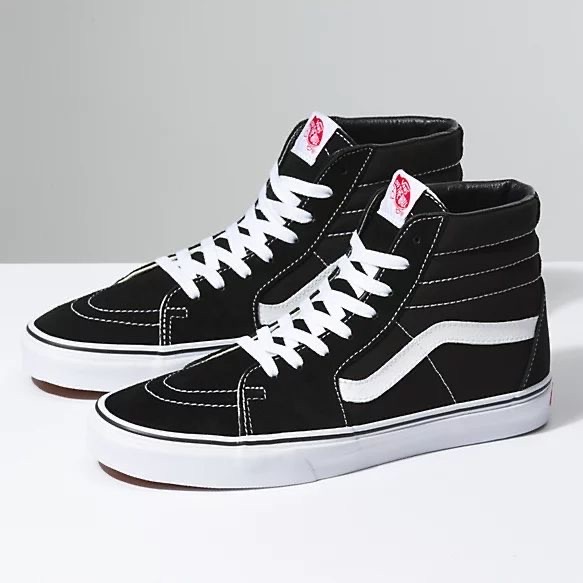 Vans noir simple en tres bonne etat 
