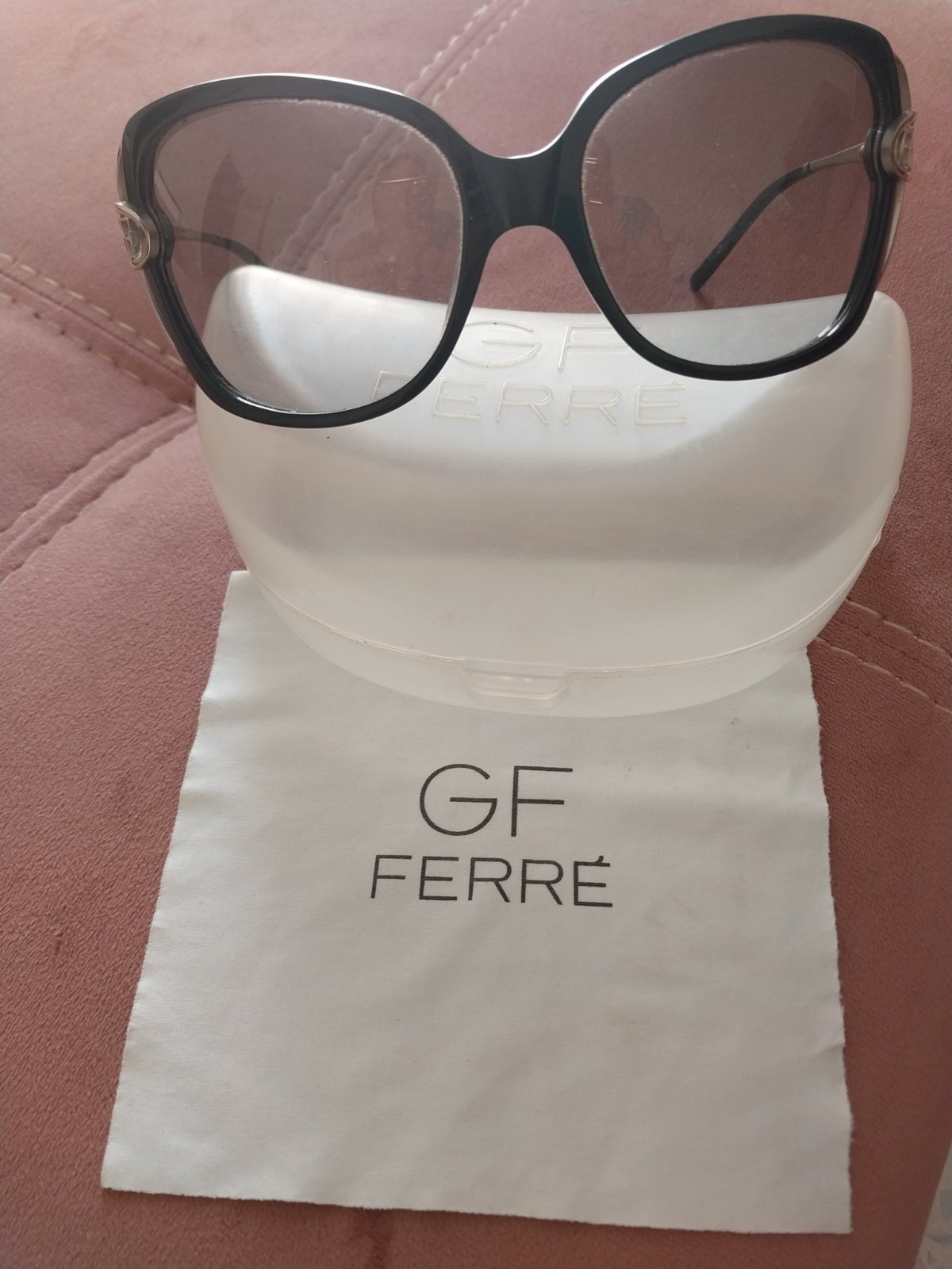Lunettes solaires GF FERRE noir 