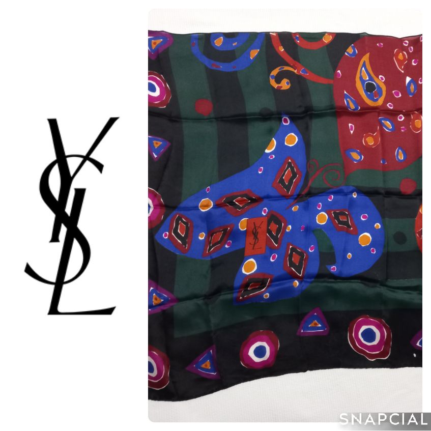 Carré soie yves saint Laurent 