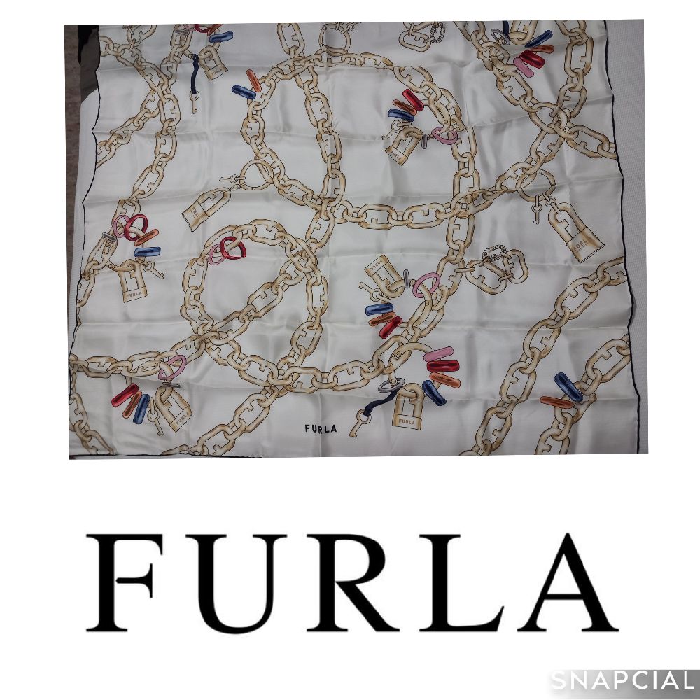 Carré soie furla 