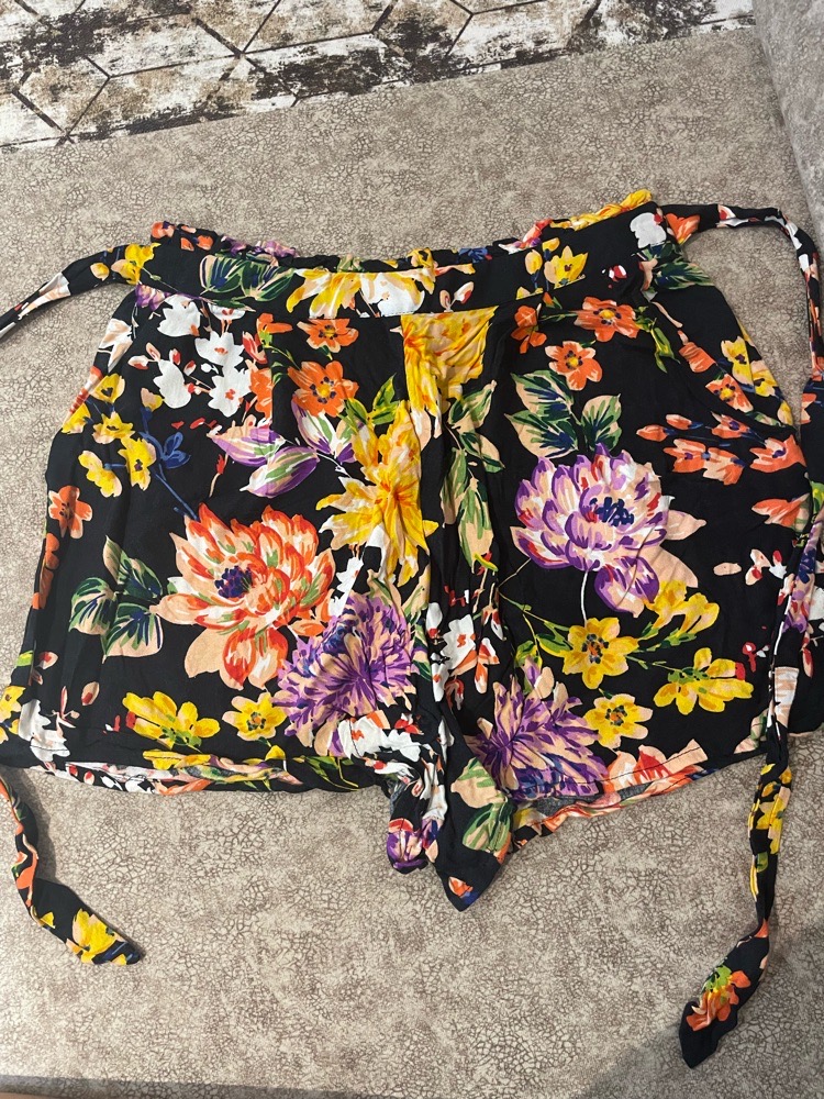 Short fleuri 