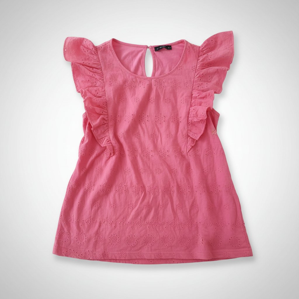 Haut élégant evec broderies anglaise taille 40  