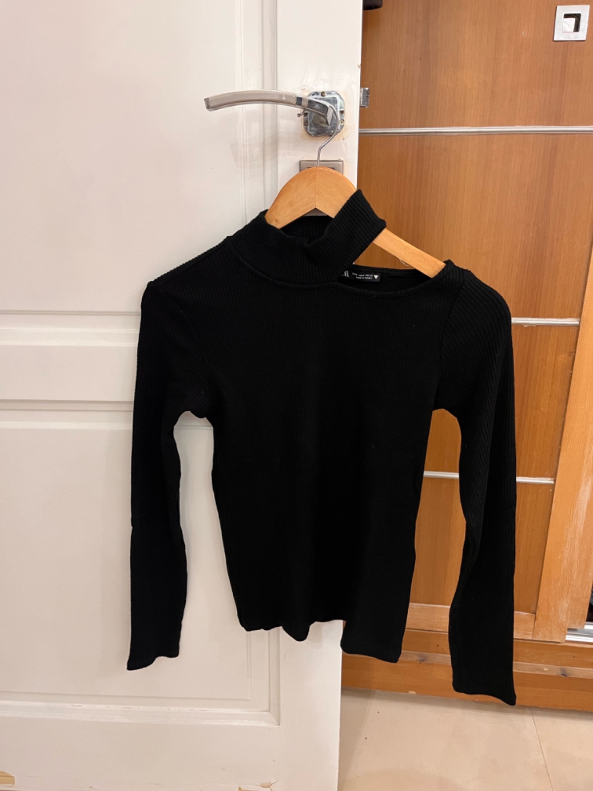 Pull noir zara 