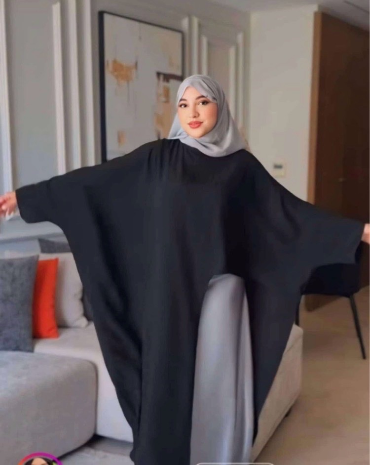 Poncho Noir Jamais porté