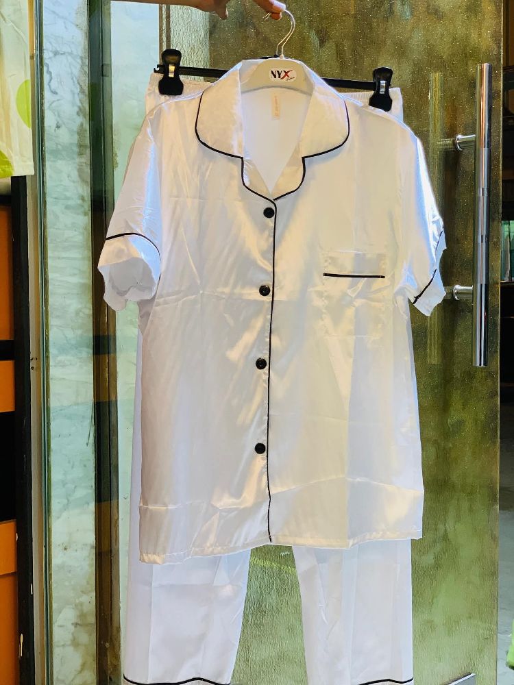 Pyjama satiné blanche 