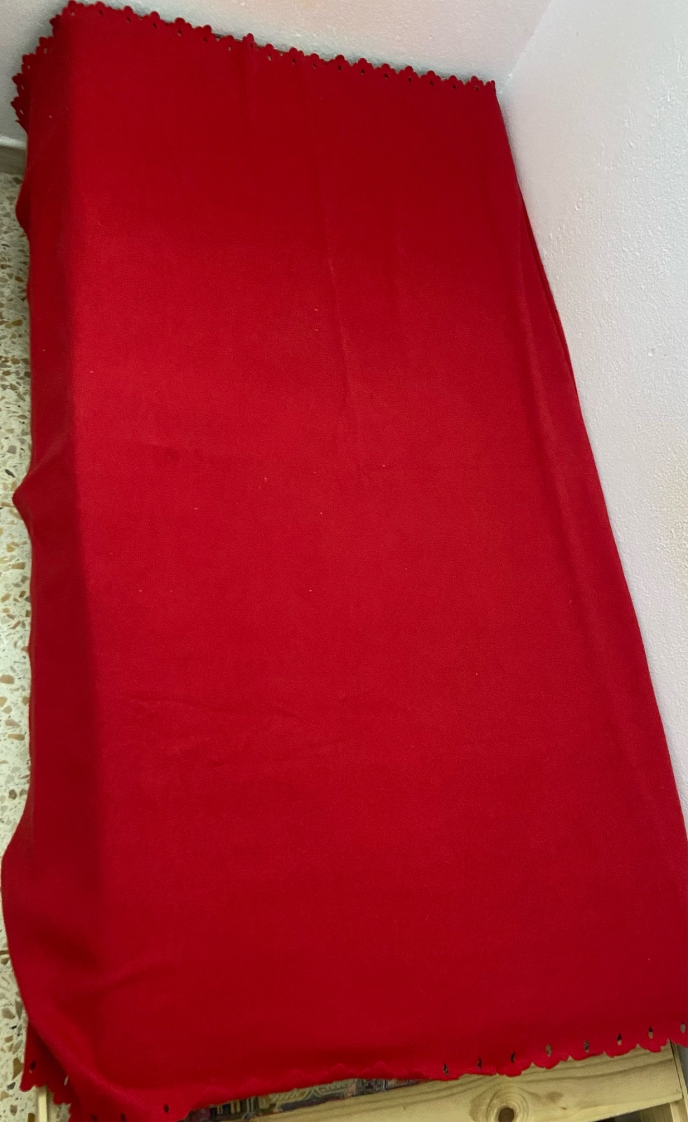 Couverture rouge  fine jwayda pour lit un place 