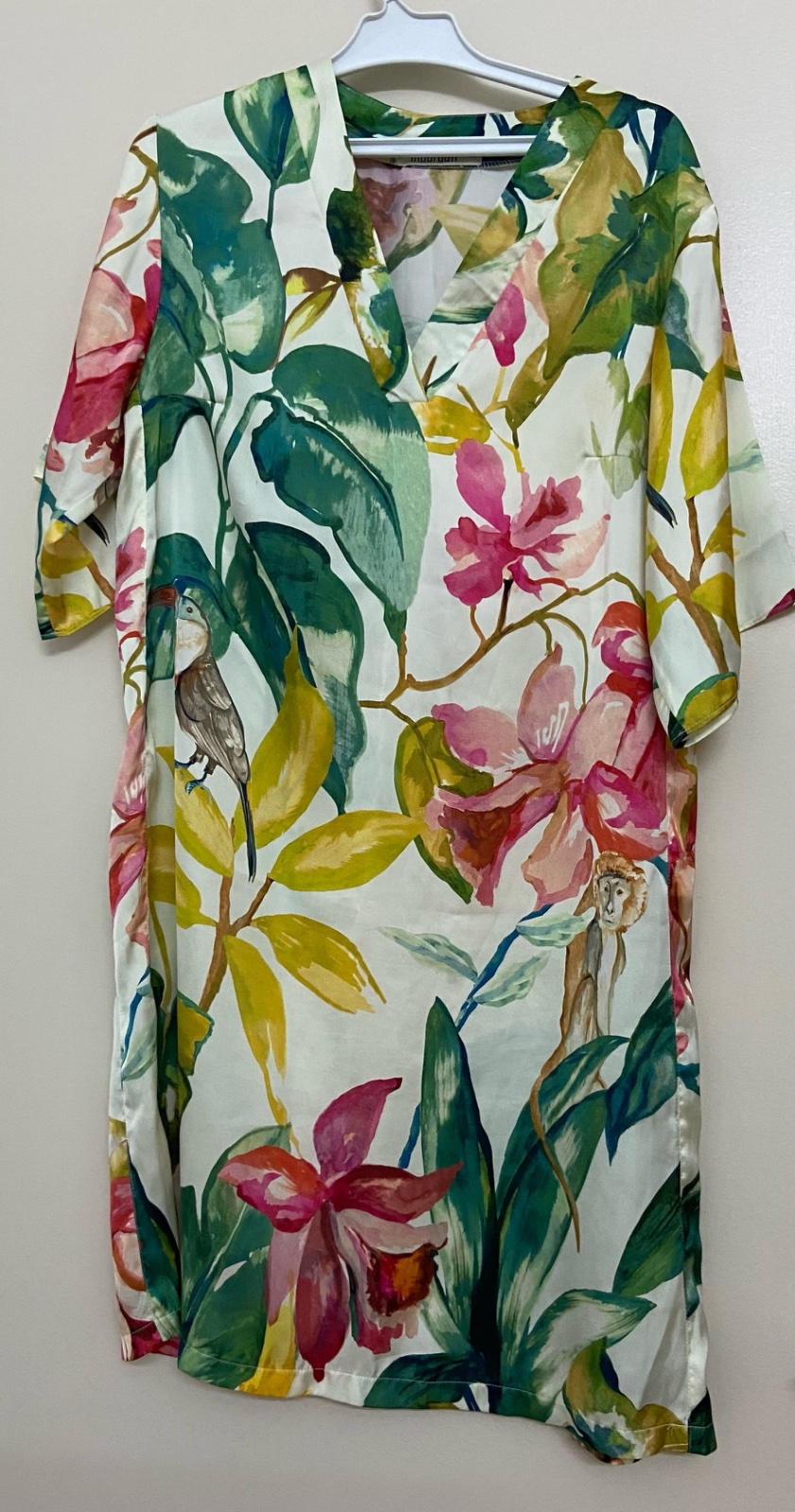 Robe fleuri marque  mabrouk taille M/L neuf sans etiquette 