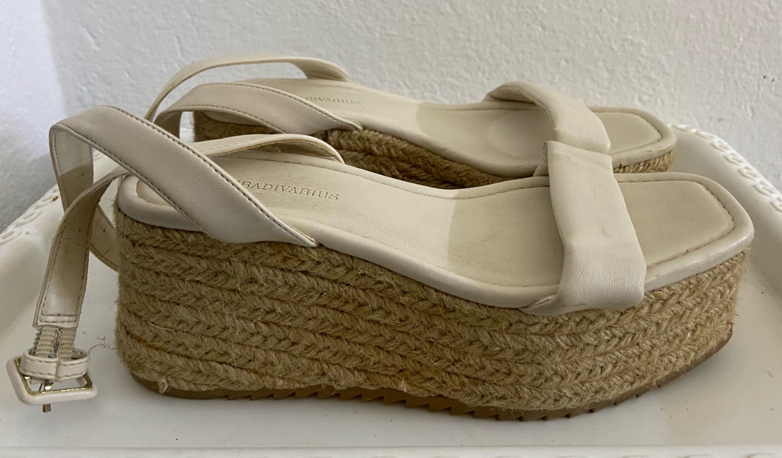 Sandales compensés stradivarus beige pointure 35
