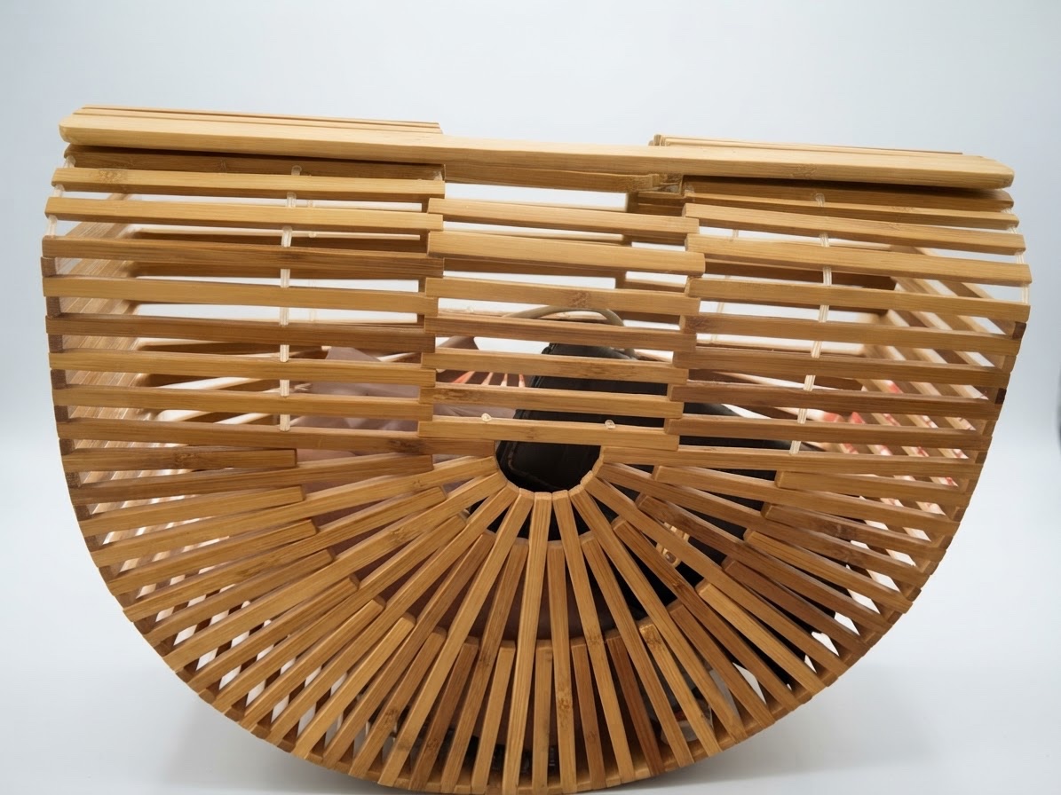 Sac en bambou sous forme de cage