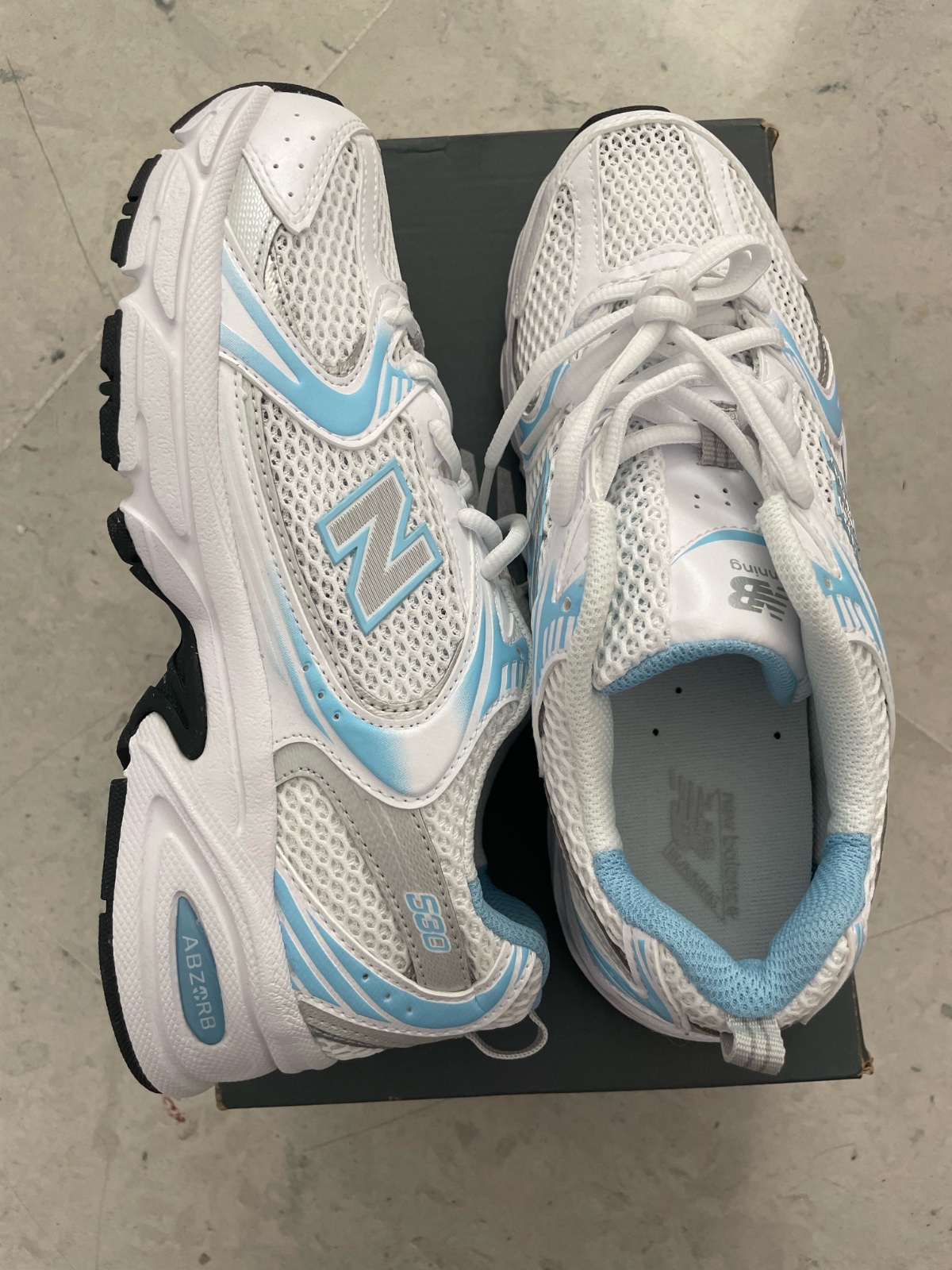Basket new balence pointure 40