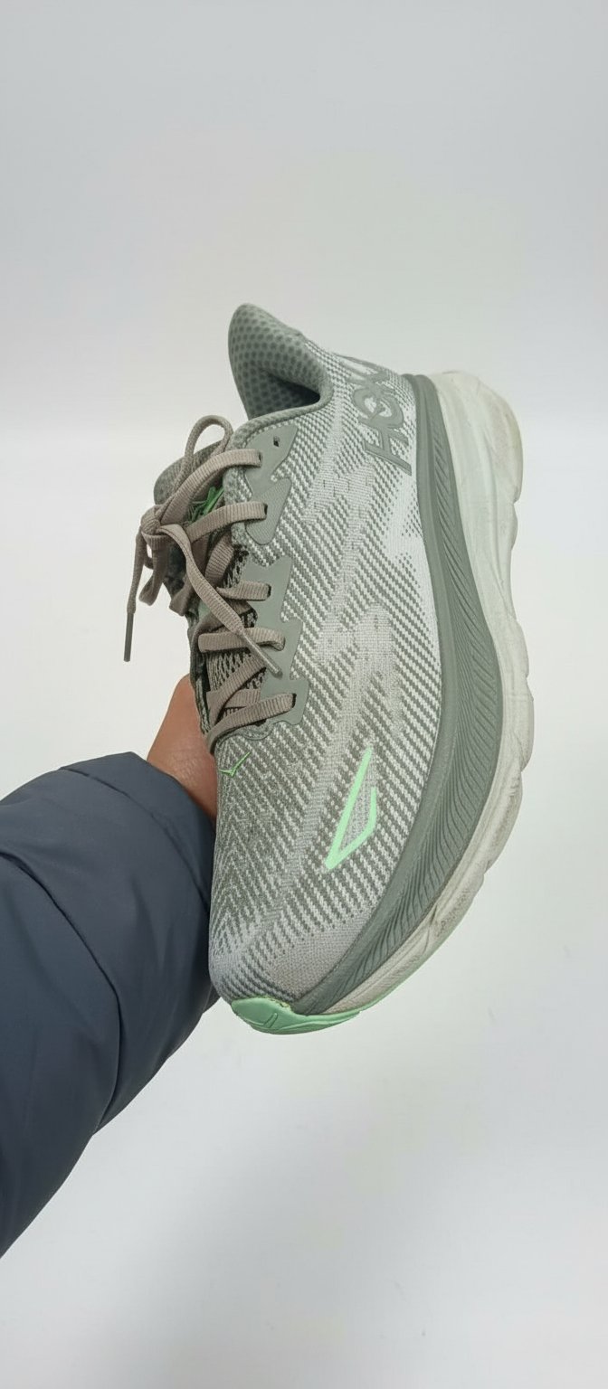 Hoka Clifton 9