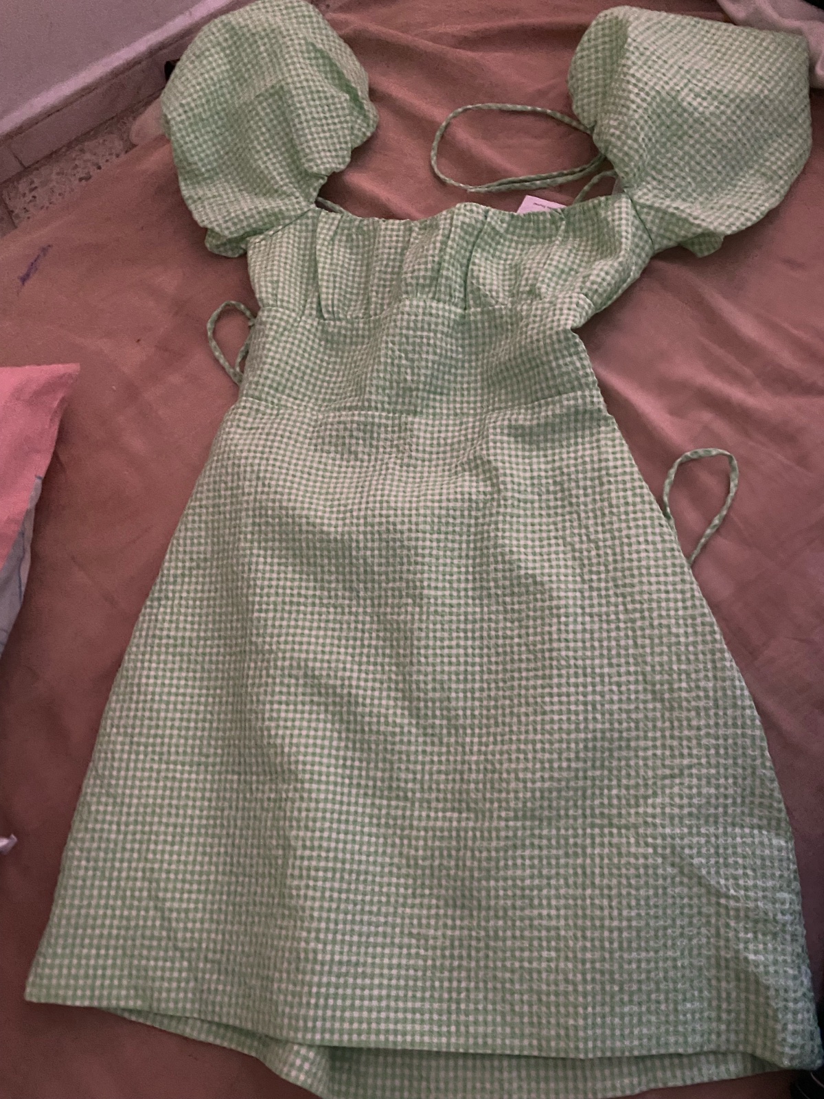Robe verte et blanche