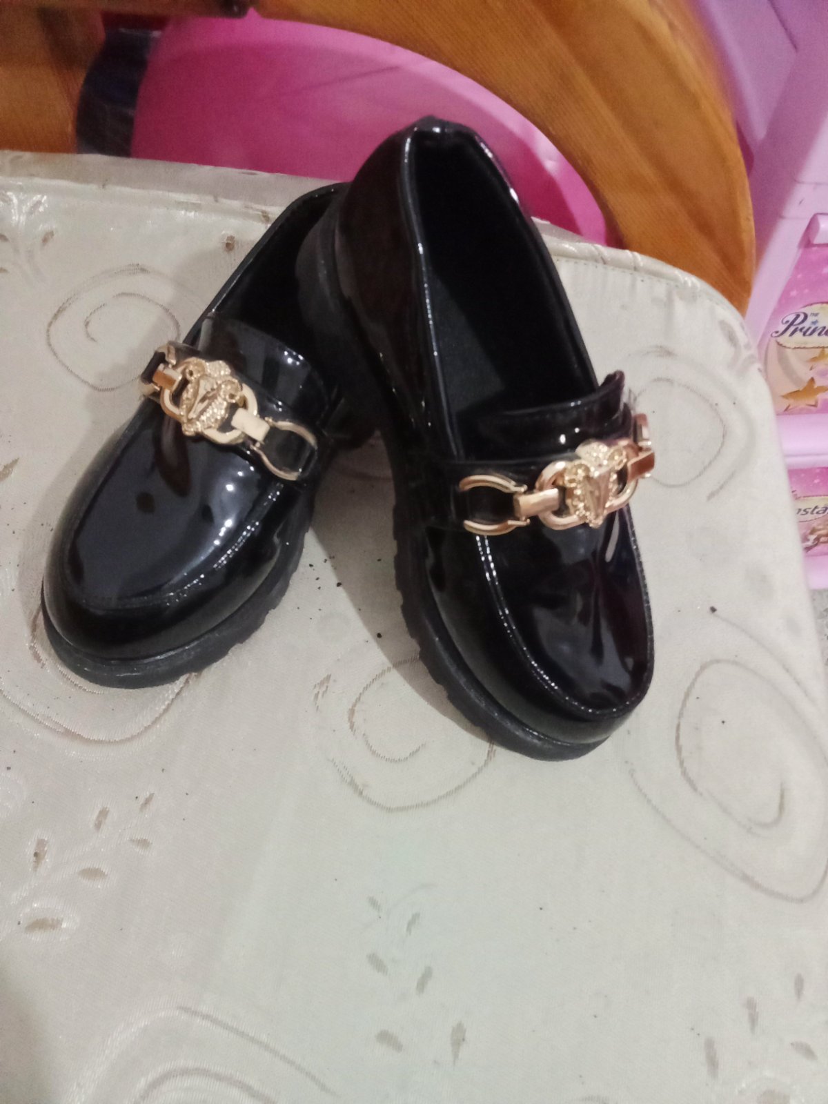 Chaussures vernis noirs pointure 26/27