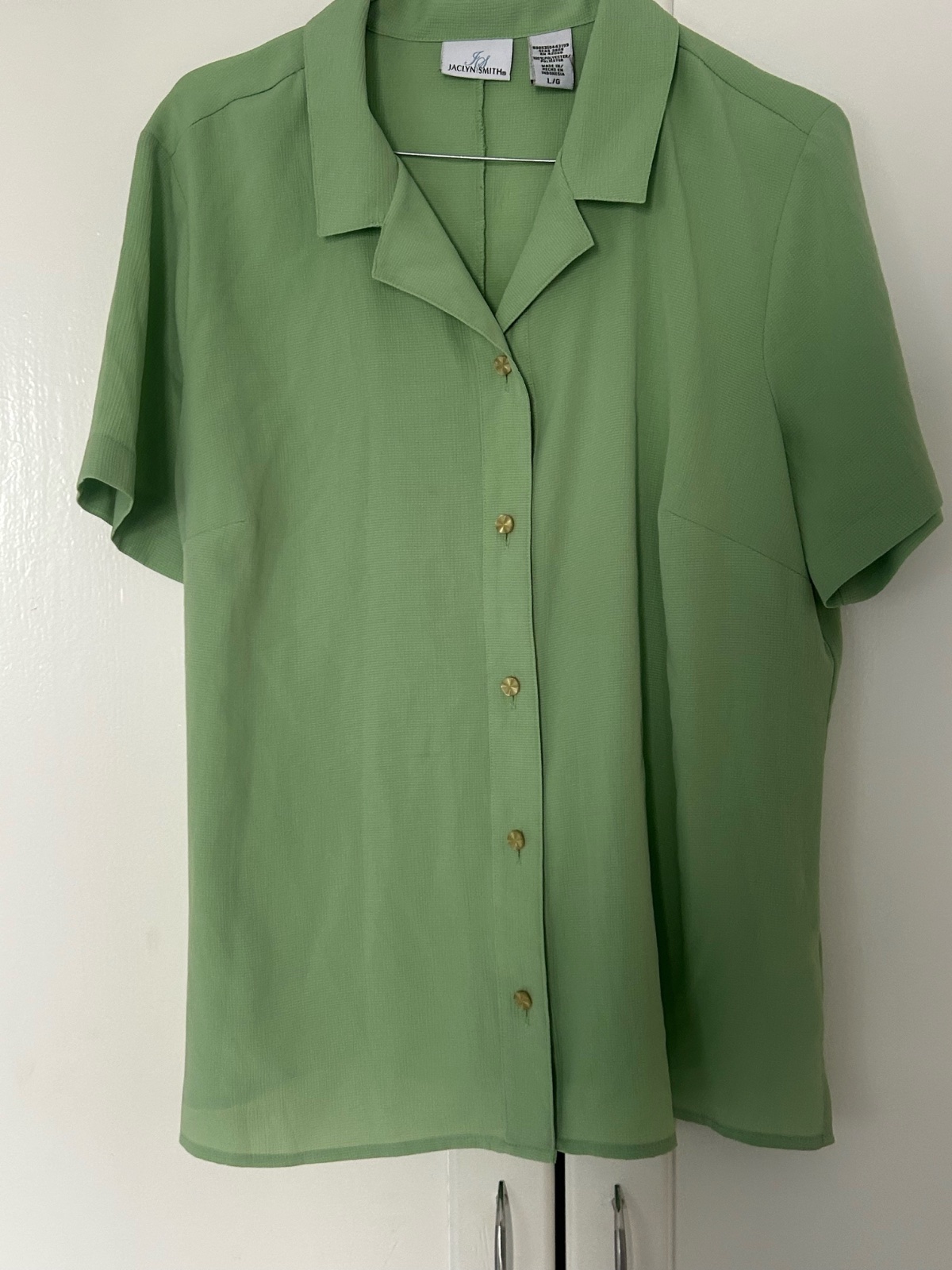 Chemise vert pastel à manches courtes 🌿