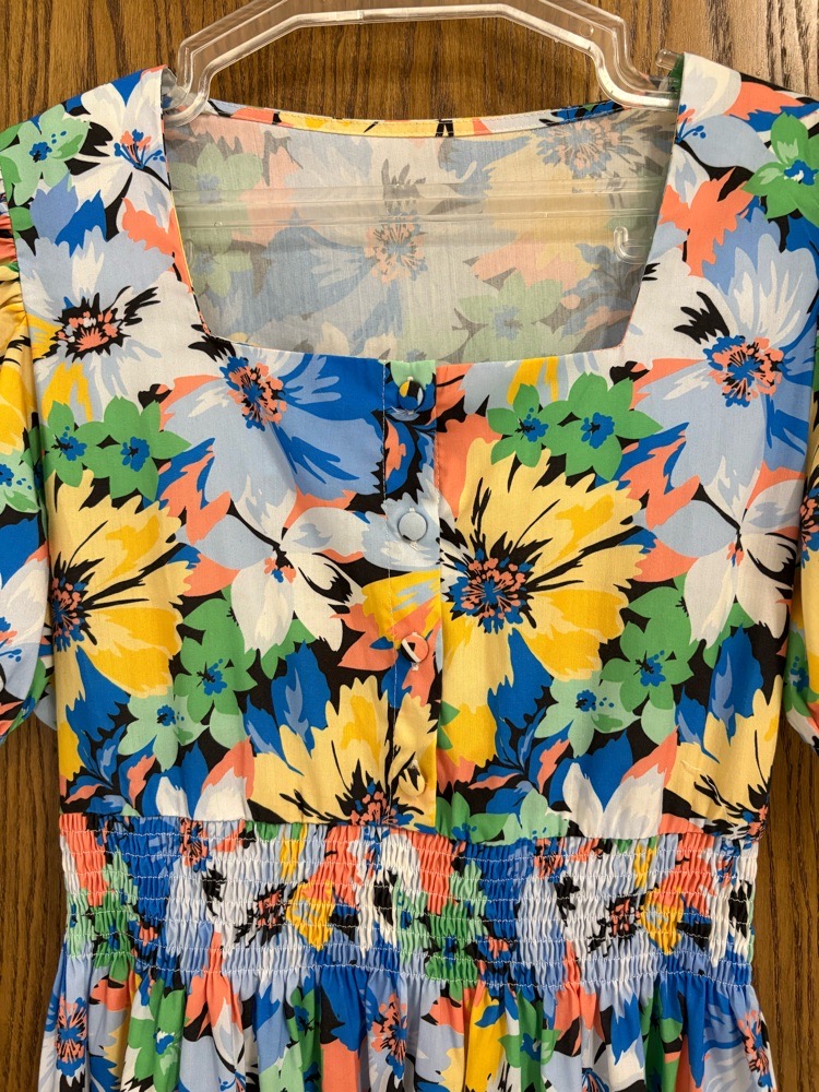 Robe florale midi 🌼🌸🌺 avec manches bouffantes