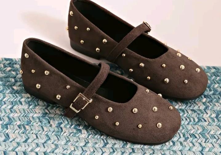 Chaussure plate jamais porté 