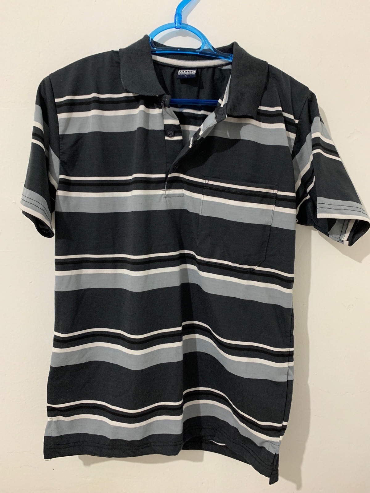 Polo rayé noir et gris pour Homme