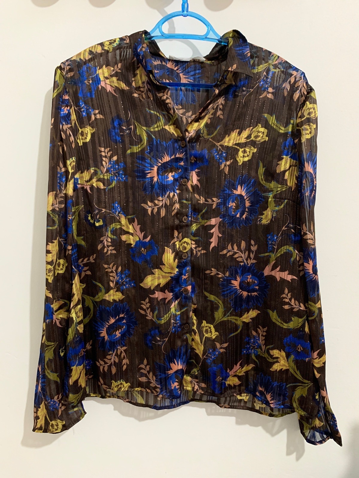 Chemise Fleurie transparente : Neuve, tissu léger et élégant