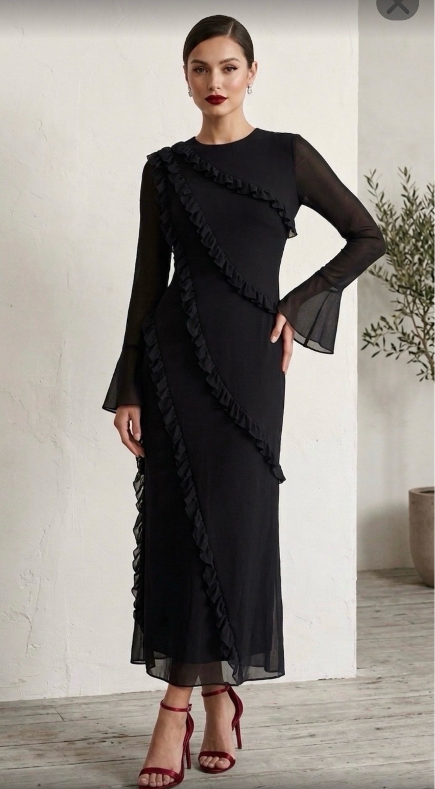 Robe noir + talon argent + SVR AMPOULE FLASH SEBIACLEAR cadeau 🎁