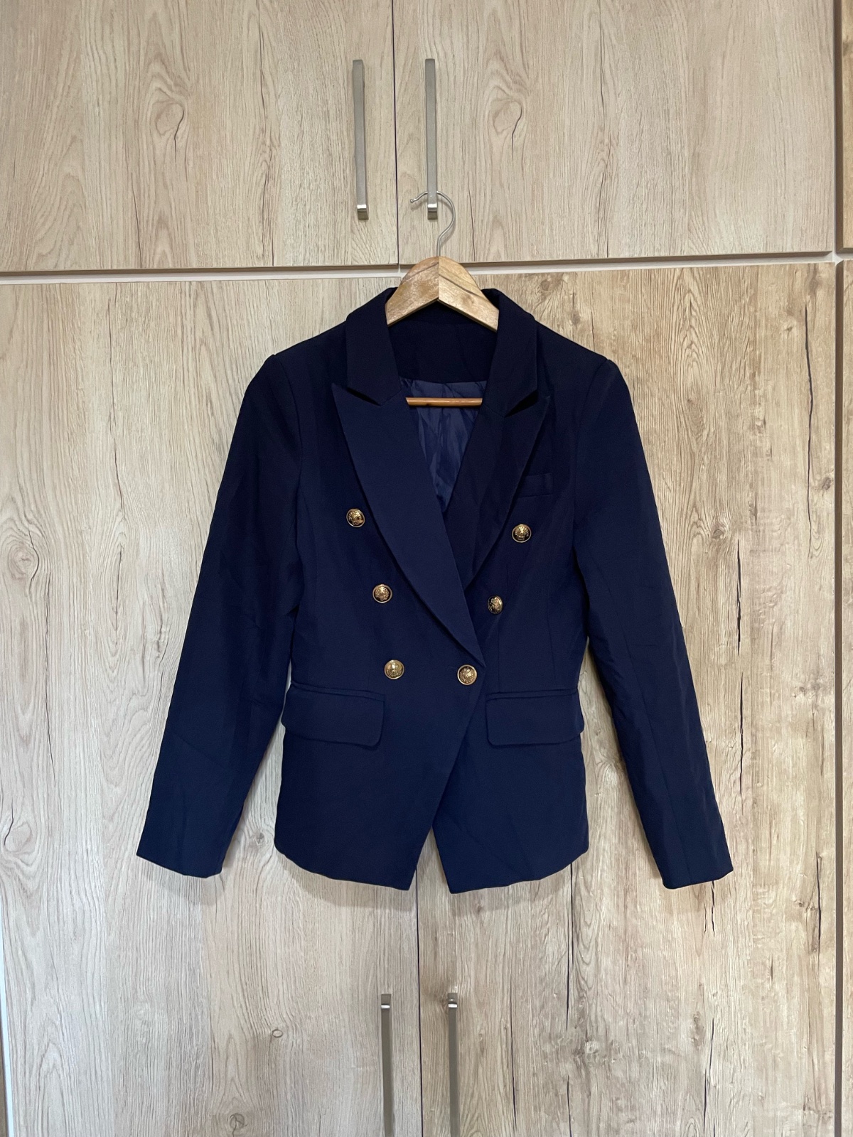 Blazer croisé bleu marine – boutons dorés