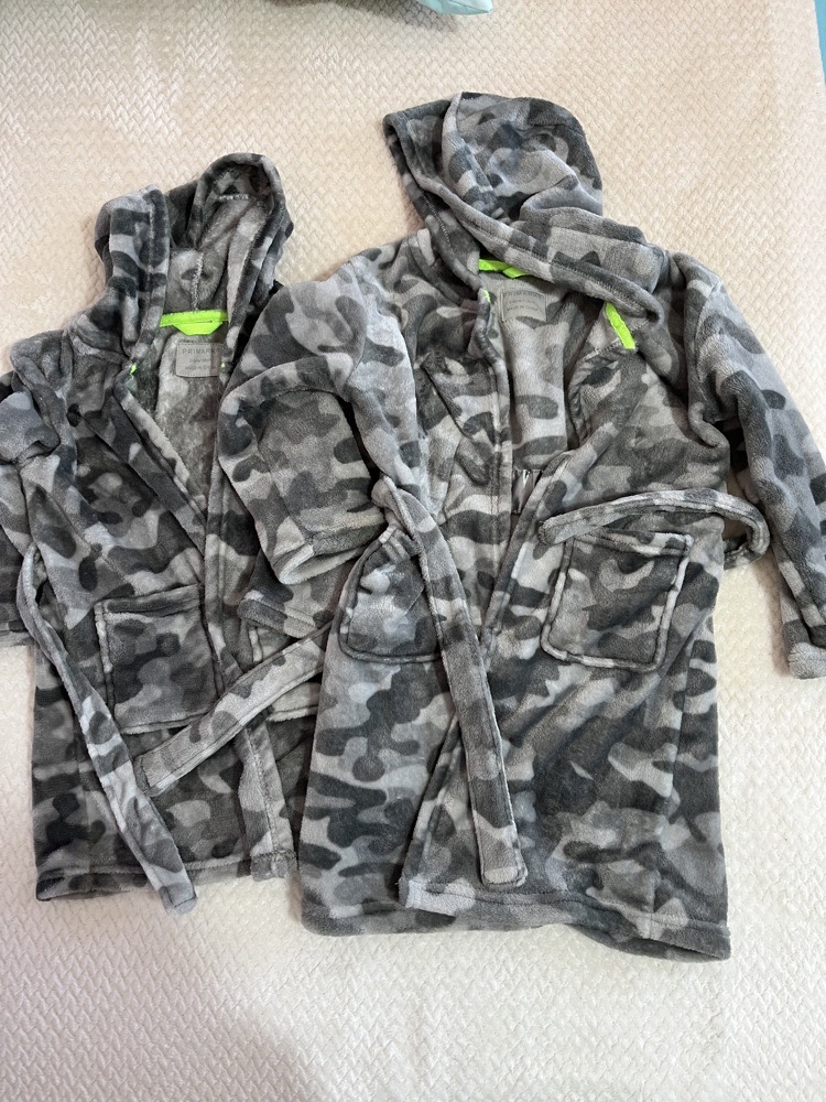 deux robe de chambre matchy 