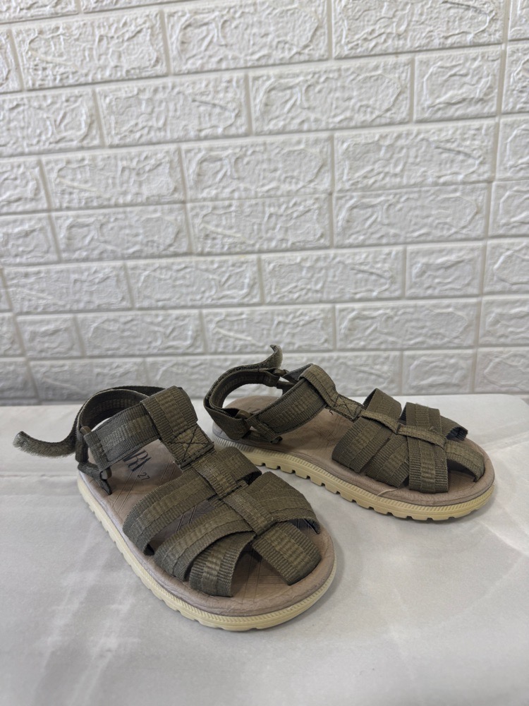 Sandales pour fillettes