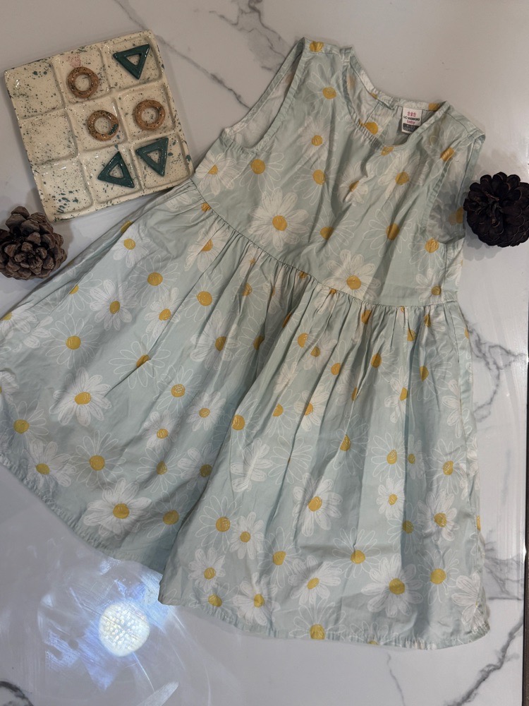 Robe fleurie 4/5 ans