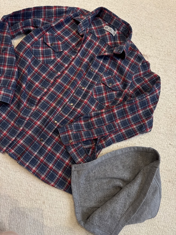 chemise avec capuche 