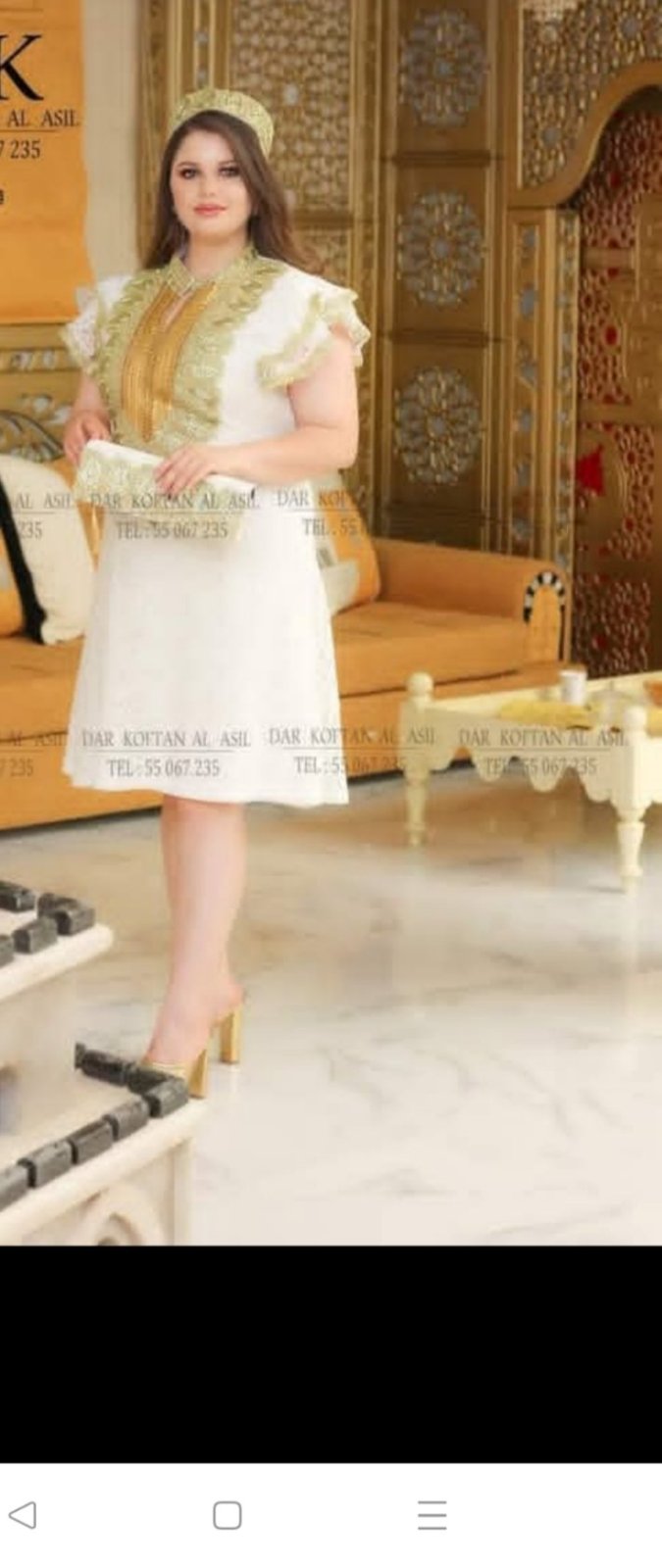 Je vous présente une très belle robe blanche de style traditionnel tunisien 