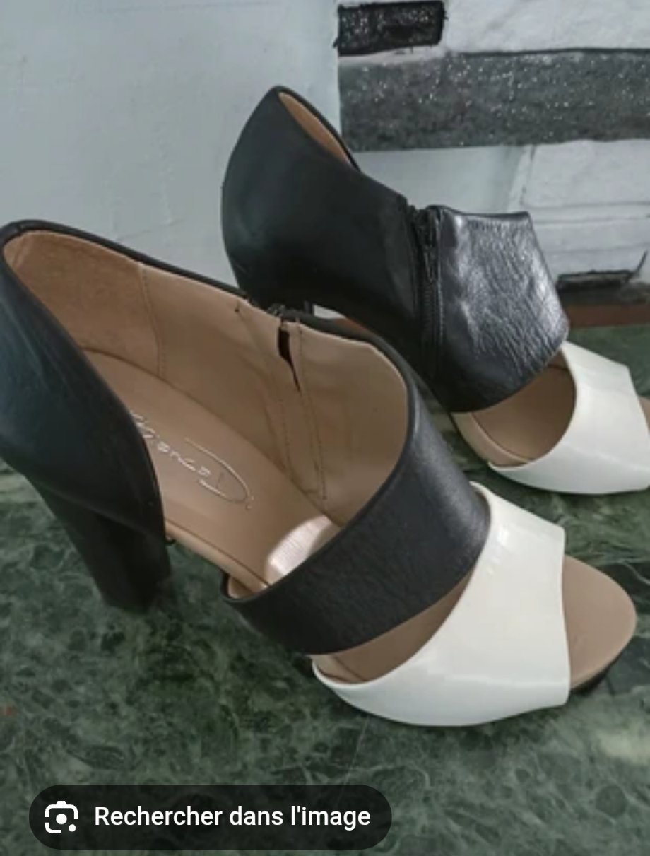 Sandale à talon bicolore (noir et beige)