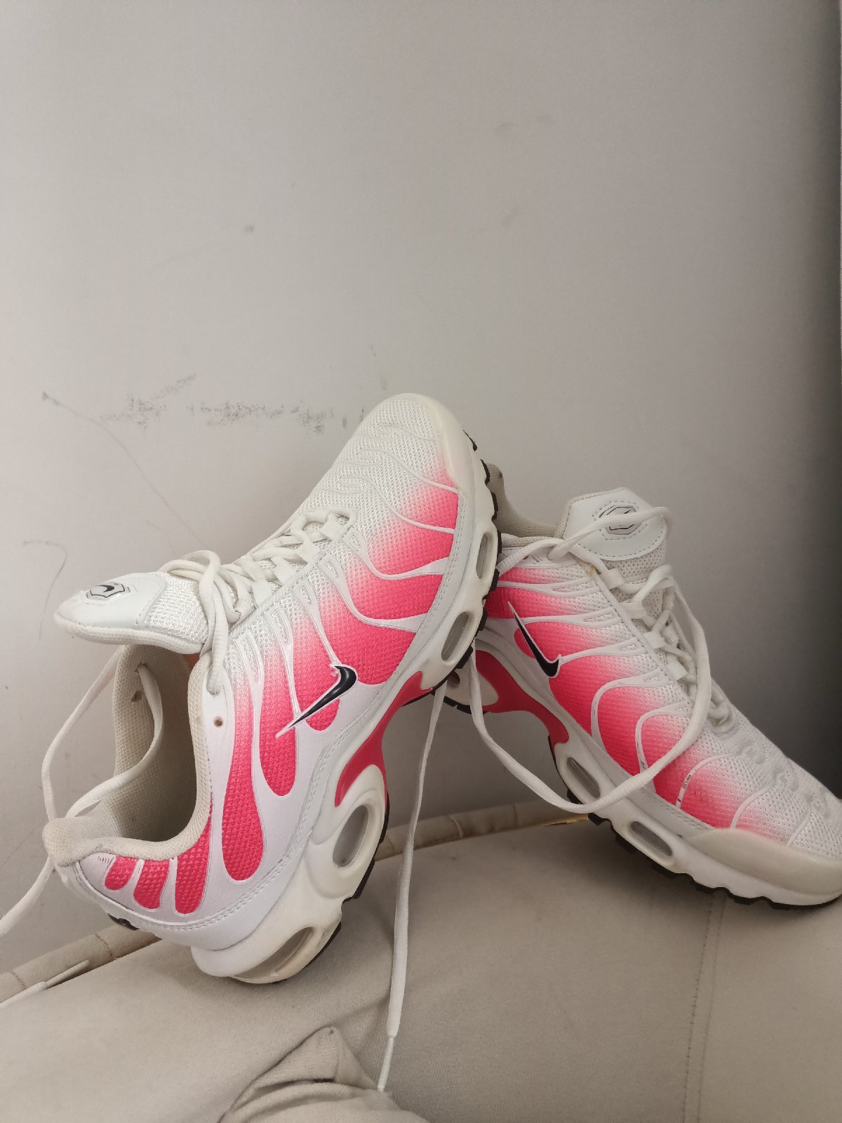 Tn rouge est blanc taille 39