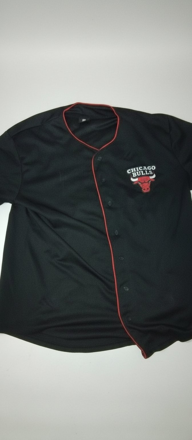 T-shirt a bouton chicago bulls