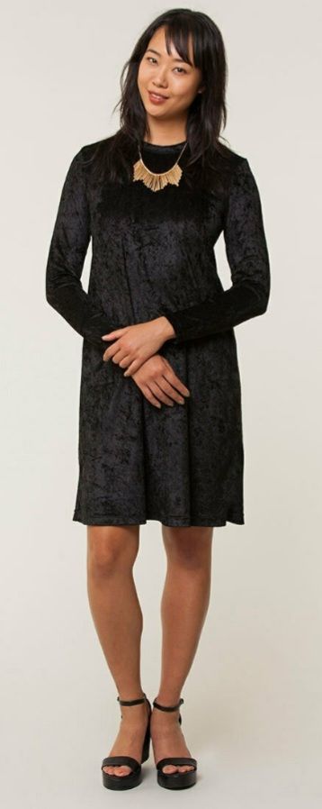 Robe 👗 taille 40 daim noir 🖤🖤🖤🖤gham9a profitez 20% remise  🚚 