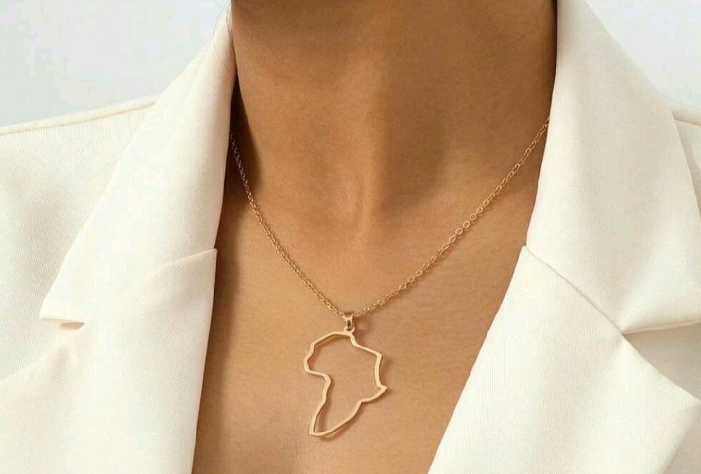 Colier carte Afrique acier inoxydable 