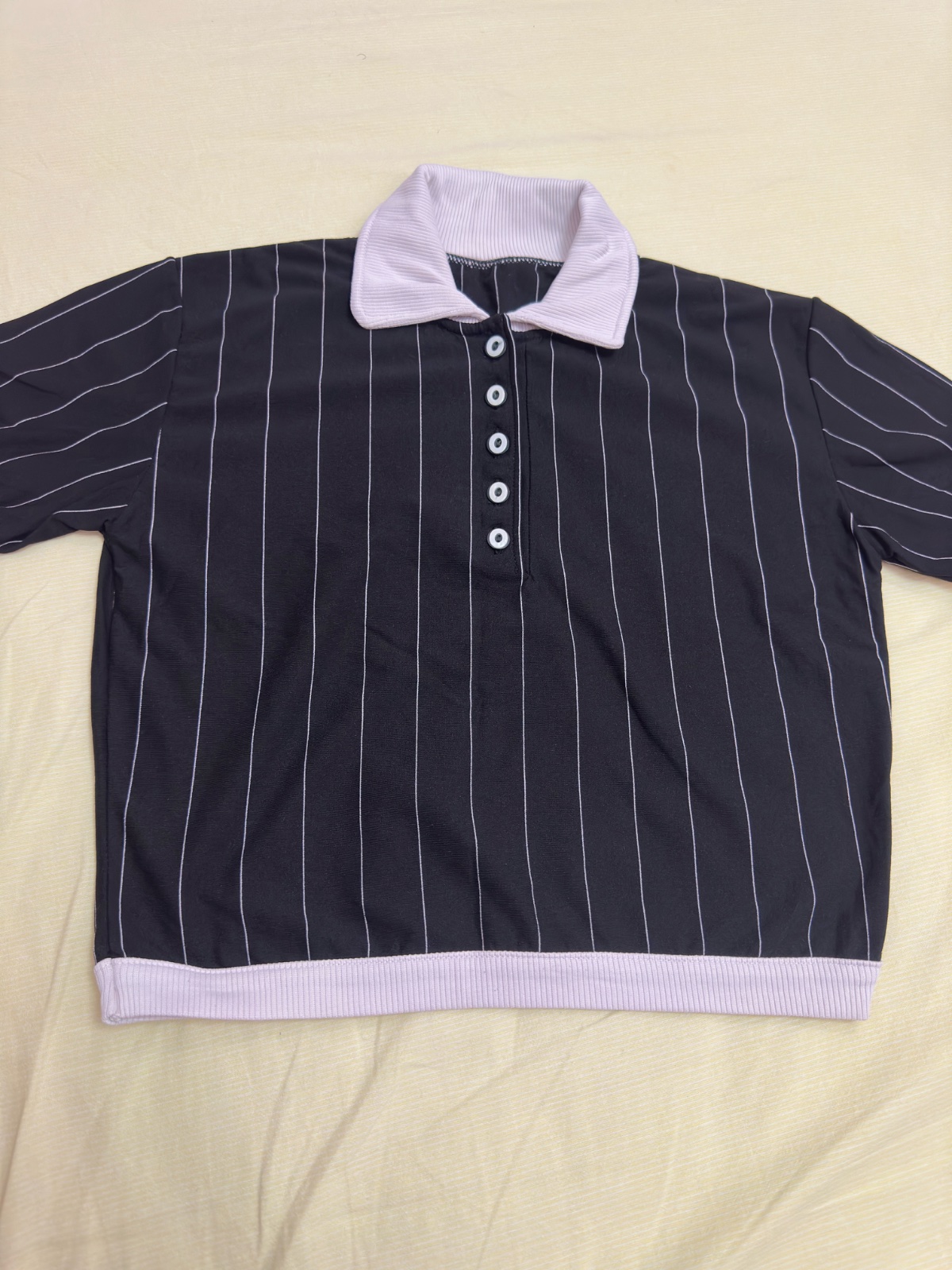 Pull noir rillé