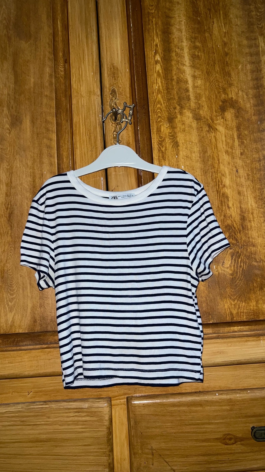 Un crop top ZARA avec code qr porté une seule fois 
