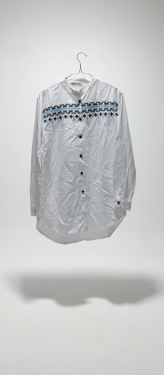 Chemise longue en lin avec broderie 