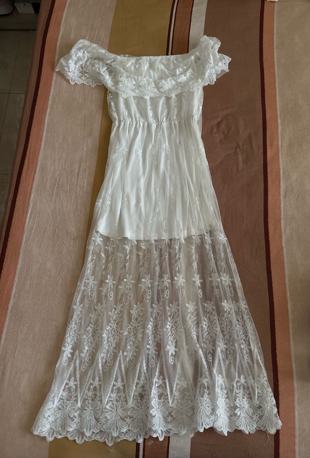 Une robe longue blanche 